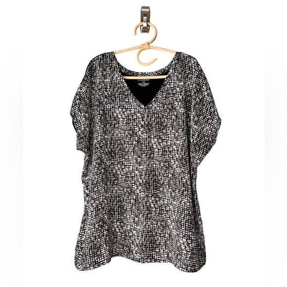 Lane Bryant Tops - Lane Bryant Black White Pullover Printed Silky Front with Solid Knit Back